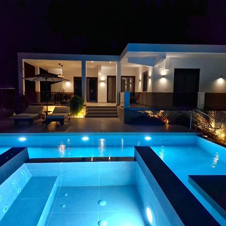 Luxury Villa Anemone With Private Pool Пастіда Екстер'єр фото